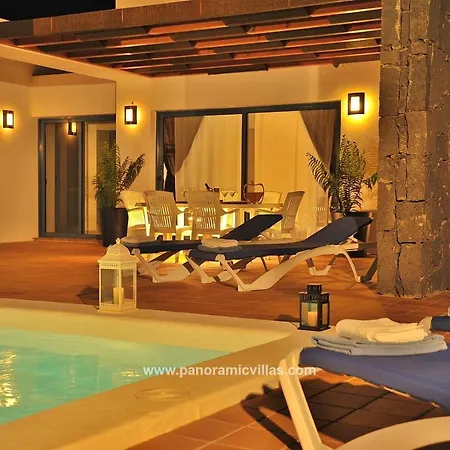 Playa Blanca Sleeps 6 Pool Air Con Wifi Villa