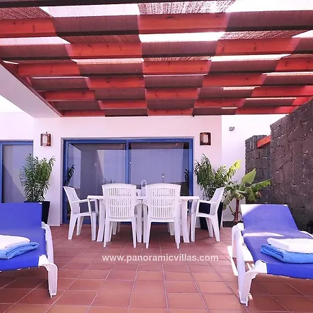 Playa Blanca Sleeps 6 Pool Air Con Wifi Villa