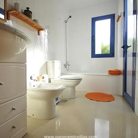 Playa Blanca Sleeps 6 Pool Air Con Wifi Villa Playa Blanca (Lanzarote)